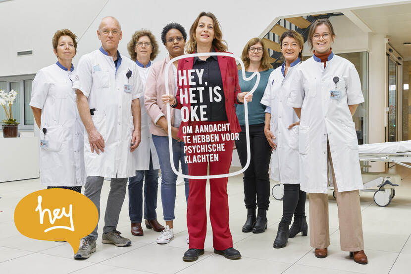 Afbeelding van een groepje zorgmedewerkers van het Antoni van Leeuwenhoekziekenhuis.